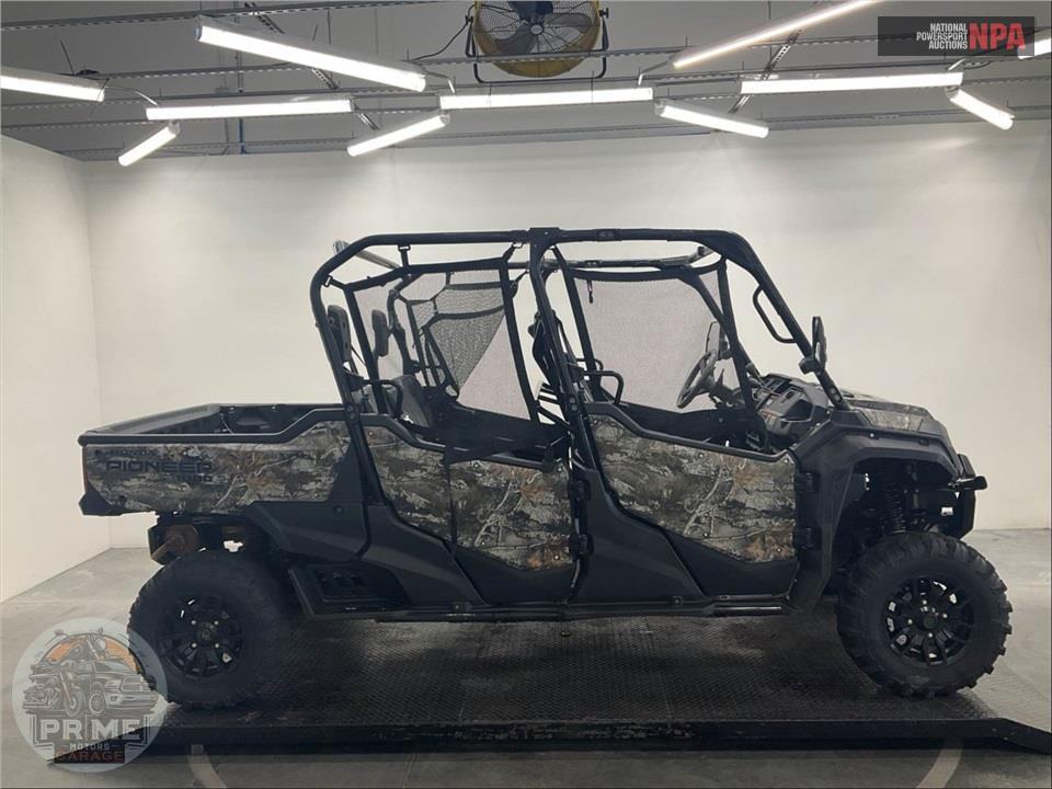 2025 Honda SXS1000M6D PIONEER 6 DELUXE CREW (CAMOUFLAGE) — фото 1