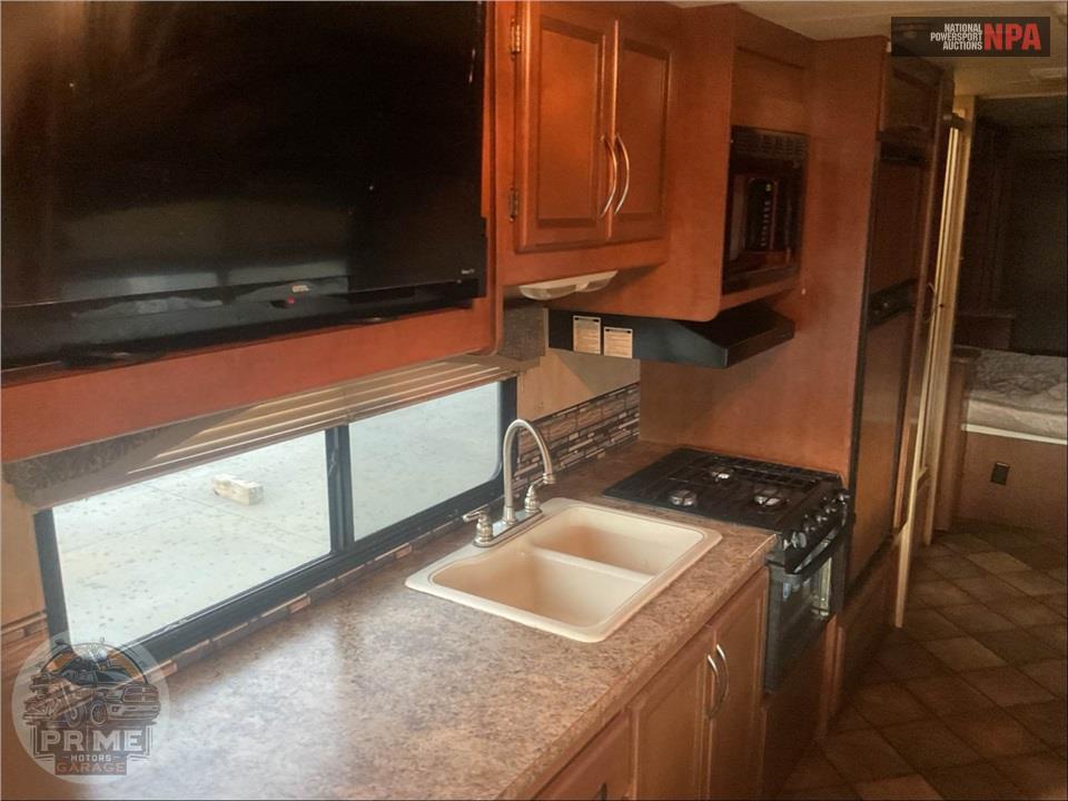 2013 Thor Motor Coach M-31L E450-V10 - CHATEAU SERIES — фото 8