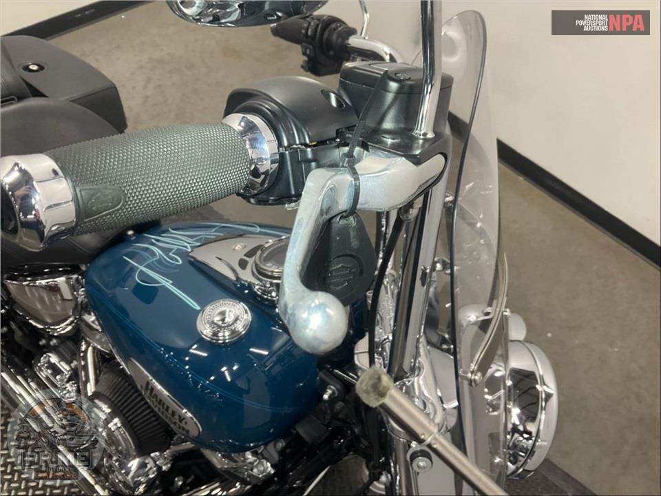 2021 Harley-Davidson FLHC HERITAGE CLASSIC — фото 27