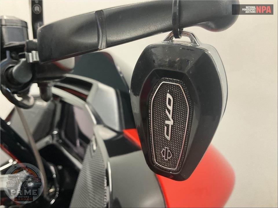2024 Harley-Davidson FLTRXSE CVO ROAD GLIDE — фото 10