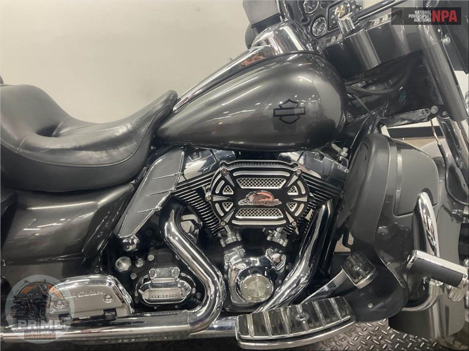 2009 Harley-Davidson FLHTCU ULTRA CLASSIC ELECTRA GLIDE — фото 6