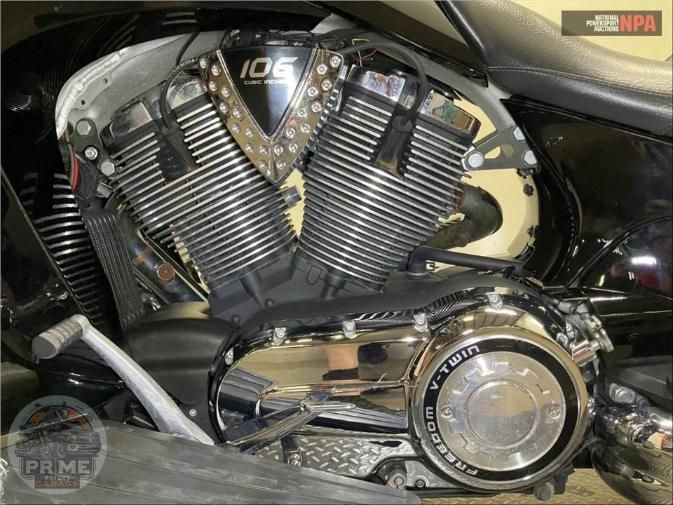 2013 Victory Motorcycles VISION TOUR — фото 7