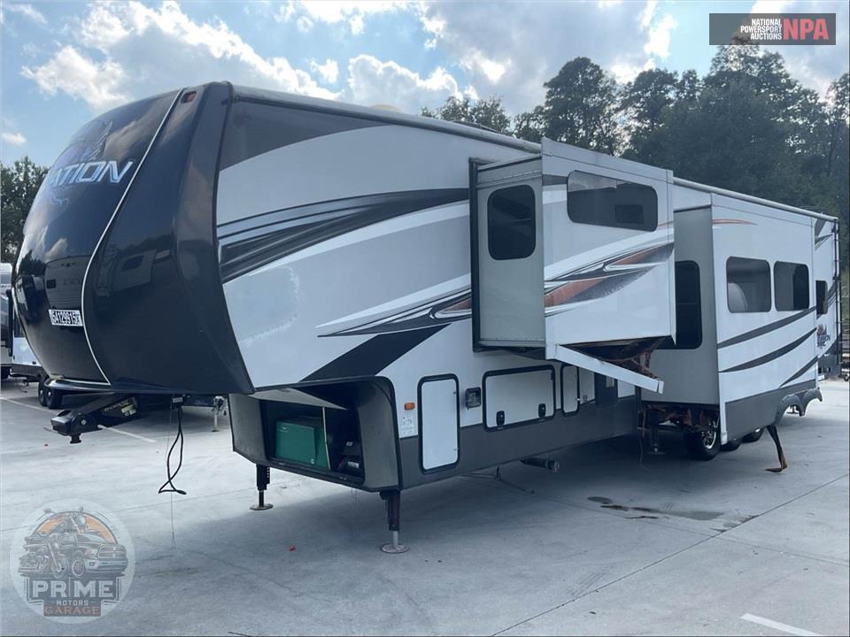 2015 Crossroads Rv TALLADEGA - ELEVATION TOY HAULER TOY HAULER SERIES — фото 2