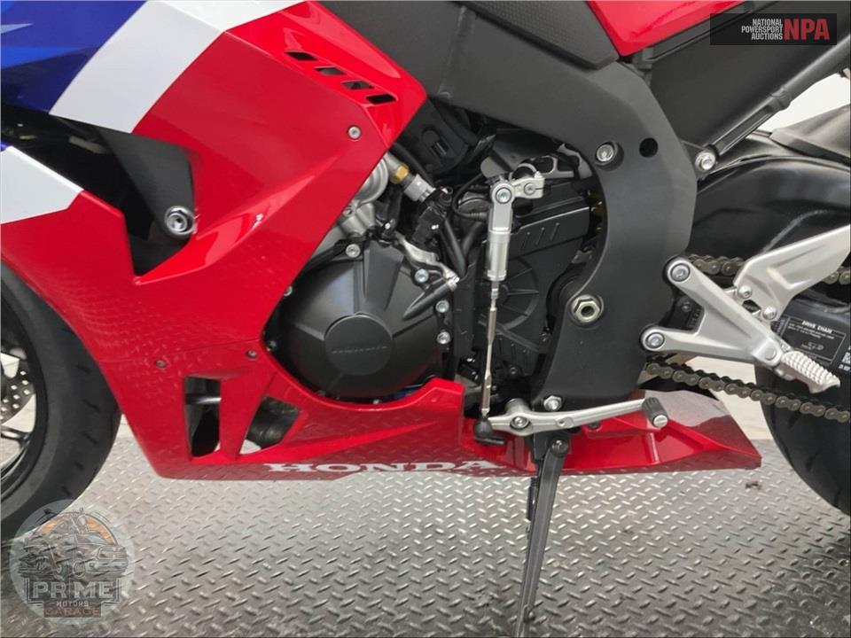 2025 Honda CBR1000RR-R FIREBLADE SP — фото 7
