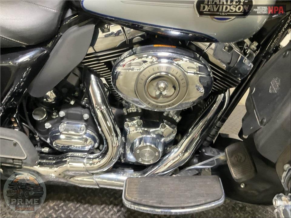 2013 Harley-Davidson FLHTCUTG TRIGLIDE UL CLSC — фото 6