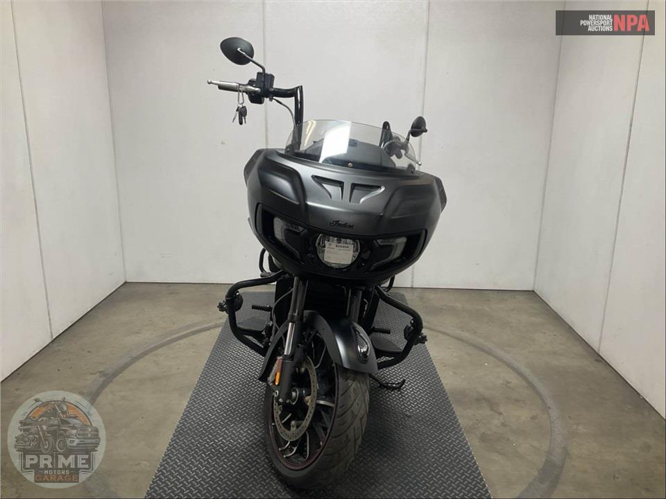 2020 Indian Motorcycle CHALLENGER DARK HORSE SMOKE (BLACK) — фото 2
