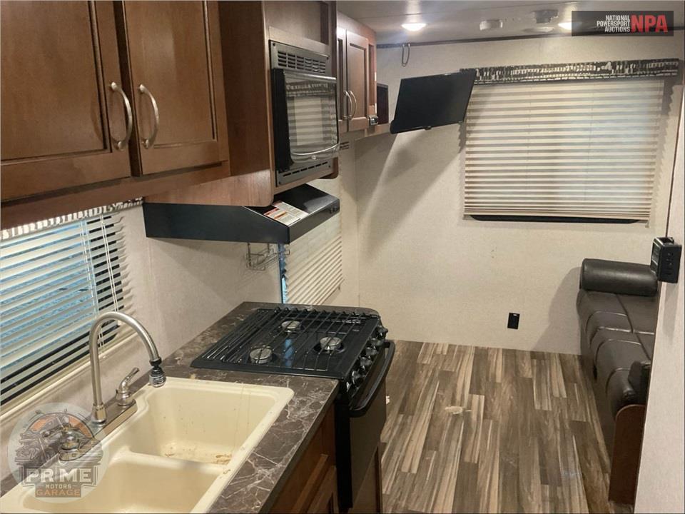2017 Jayco M-212 QBW - JAY FLIGHT SLX SERIES — фото 7
