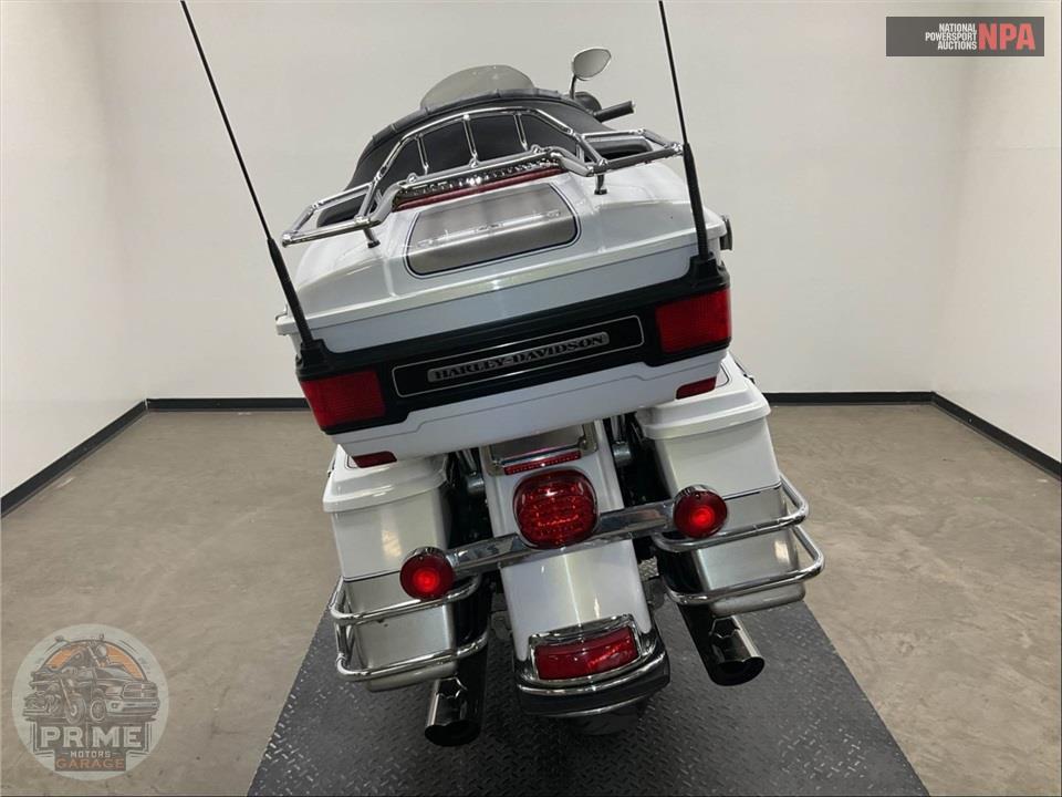 2009 Harley-Davidson FLHTCU ULTRA CLASSIC ELECTRA GLIDE — фото 4
