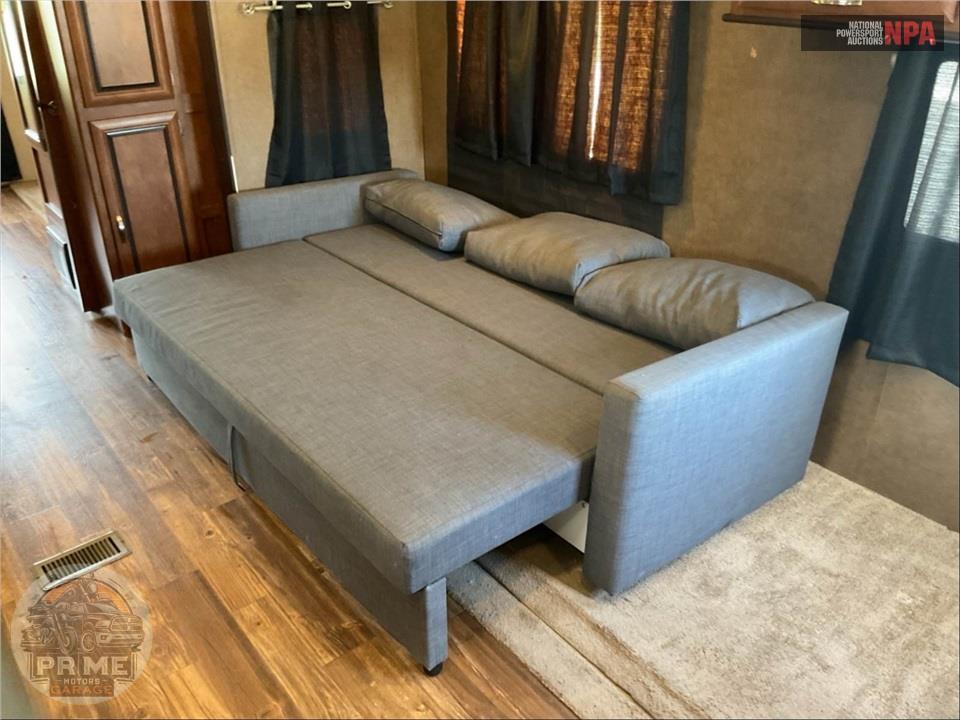 2017 Vibe By Forest River M-322QBS Extreme Lite Series — фото 13