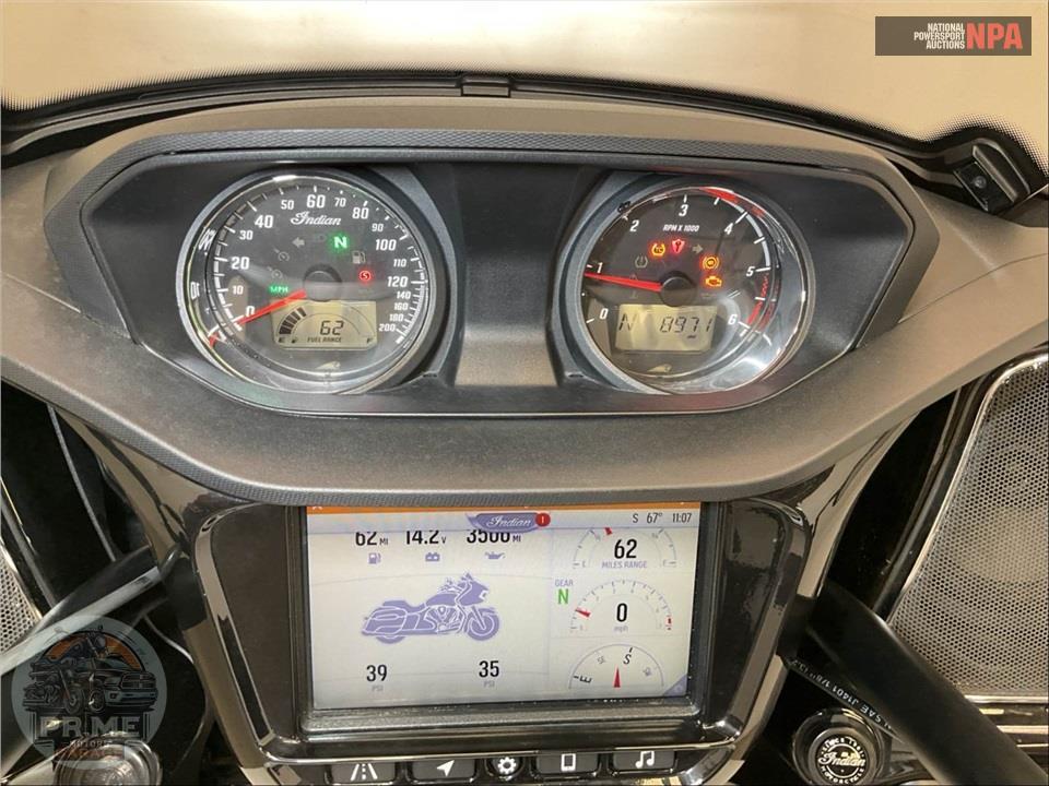 2021 Indian Motorcycle CHALLENGER DARK HORSE (BLACK/BRONZE SMOKE) — фото 5