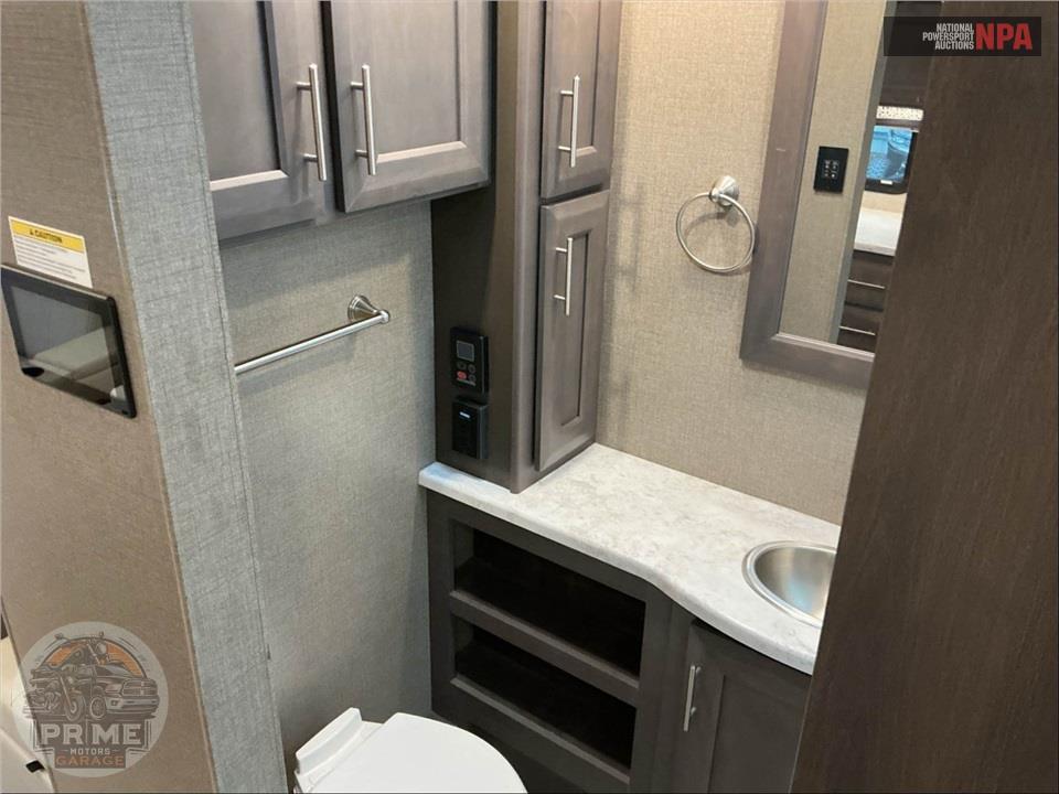 2022 Thor Motor Coach SV34 SUPER C F550 4WD - MAGNITUDE SERIES — фото 22