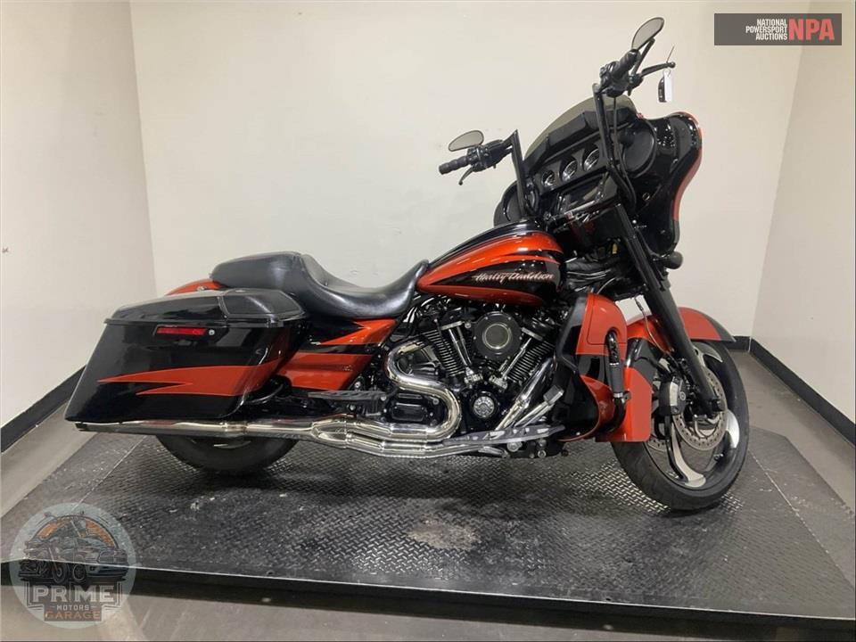 2017 Harley-Davidson FLHXSE CVO STREET GLIDE — фото 1