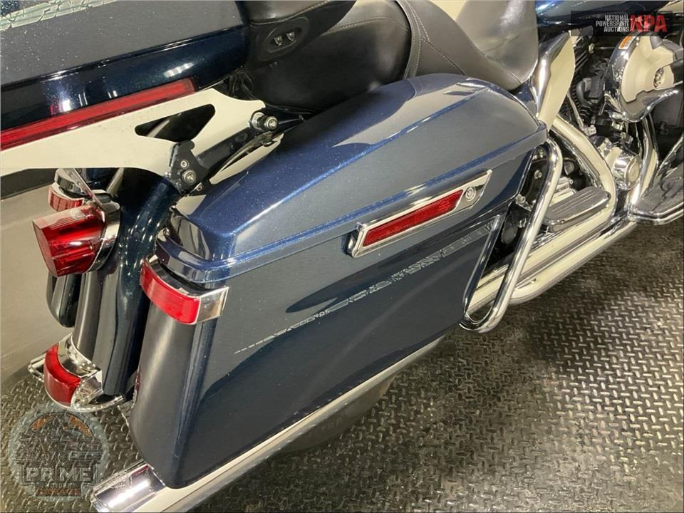 2016 Harley-Davidson FLHTCUL ULTRA CLASSIC LOW — фото 26