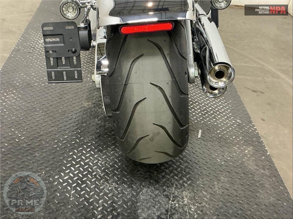 2025 Harley-Davidson FLSTFI SOFTAIL FAT BOY GRAY GHOST — фото 15