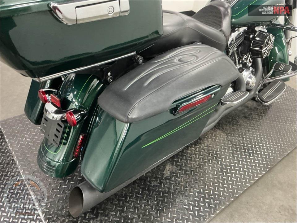 2015 Harley-Davidson FLHXS STREET GLIDE SPECIAL — фото 24