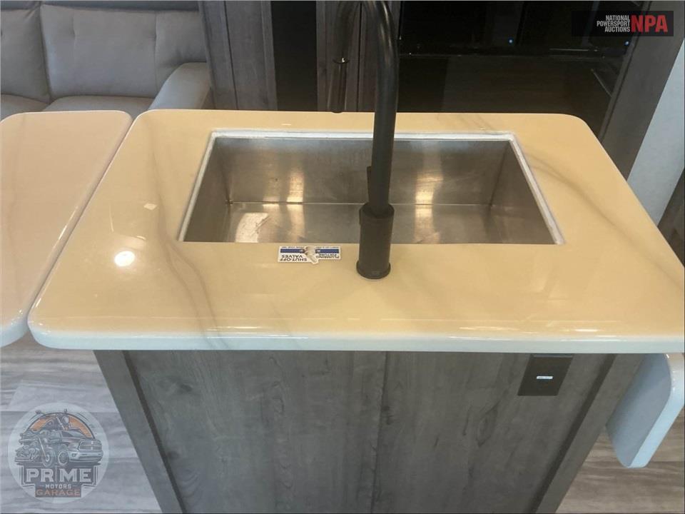 2022 Alliance Rv M-42V13 - VALOR FIFTH WHEEL SERIES — фото 15