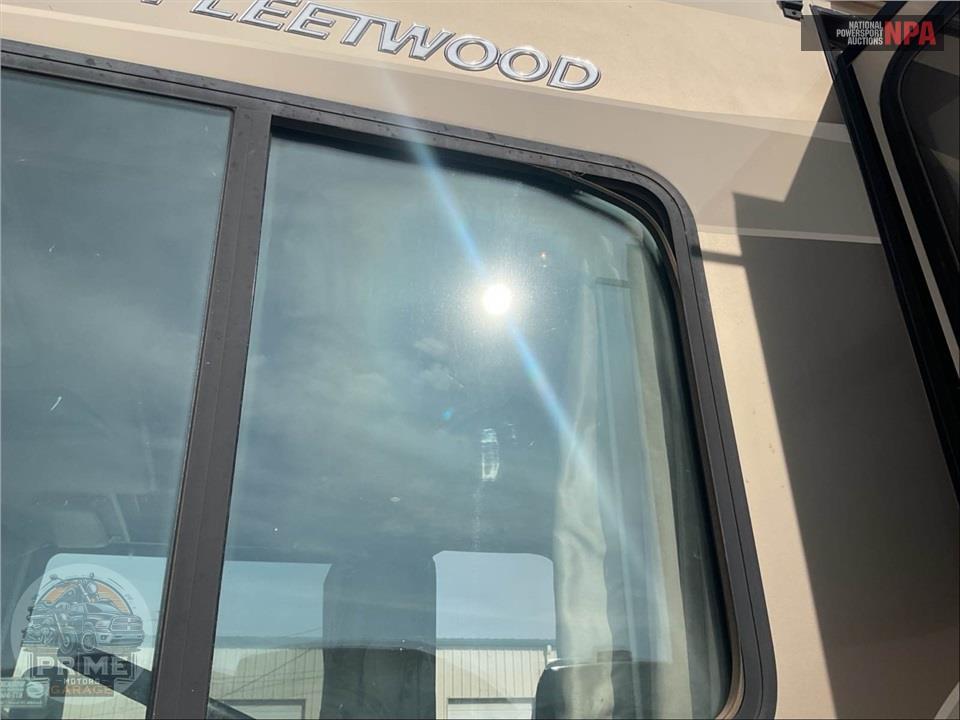 2008 Bounder M-38P WORKHORSE 340HP — фото 42