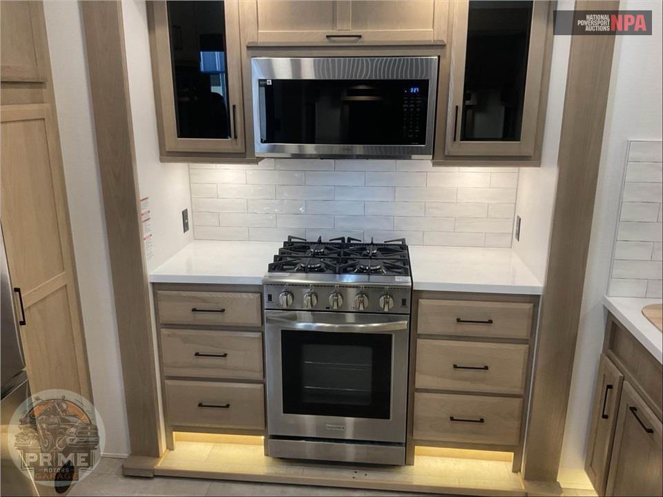 2024 Riverstone M-425FO - FIFTH WHEEL SERIES — фото 19