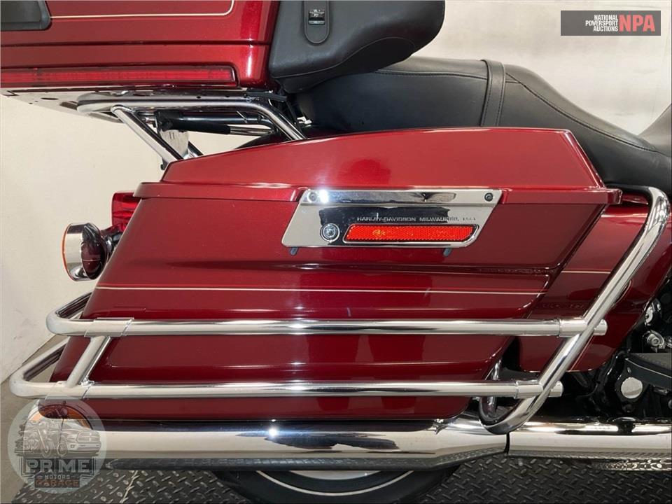 2010 Harley-Davidson FLHTCU ULTRA CLASSIC ELECTRA GLIDE — фото 24