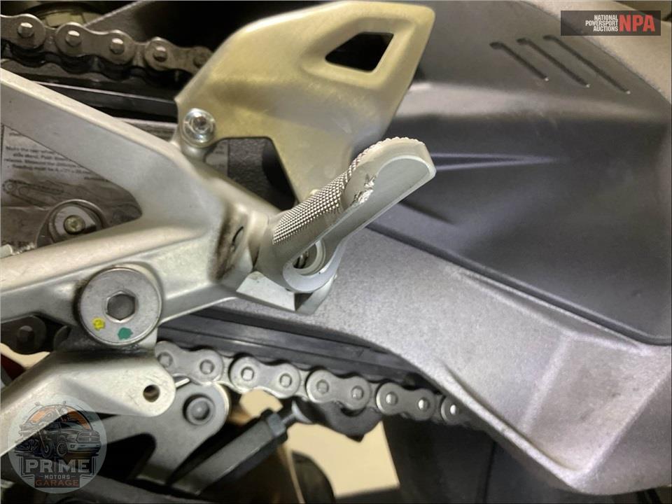 2025 Ducati PANIGALE V4 S — фото 35