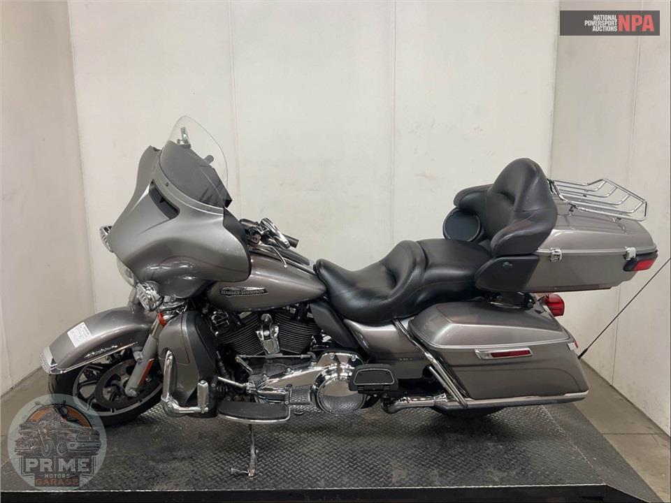 2017 Harley-Davidson FLHTCU ELECTRA GLIDE ULTRA CLASSIC — фото 3