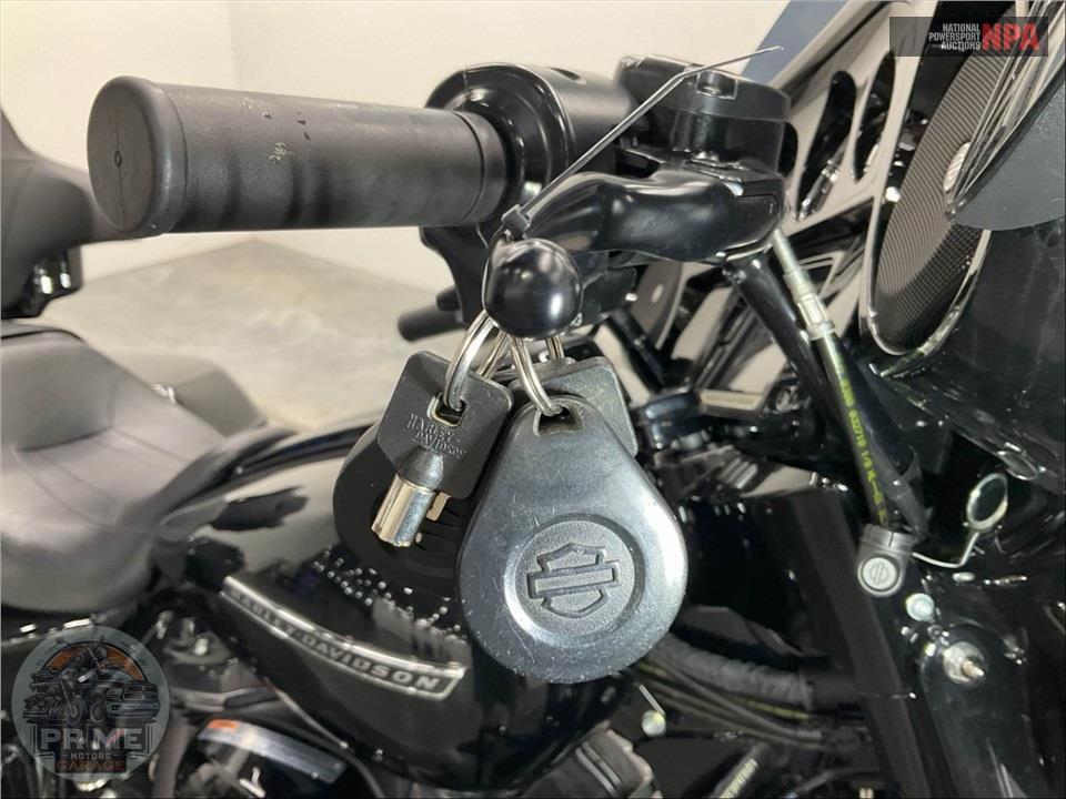 2018 Harley-Davidson FLHXS STREET GLIDE SPECIAL — фото 10