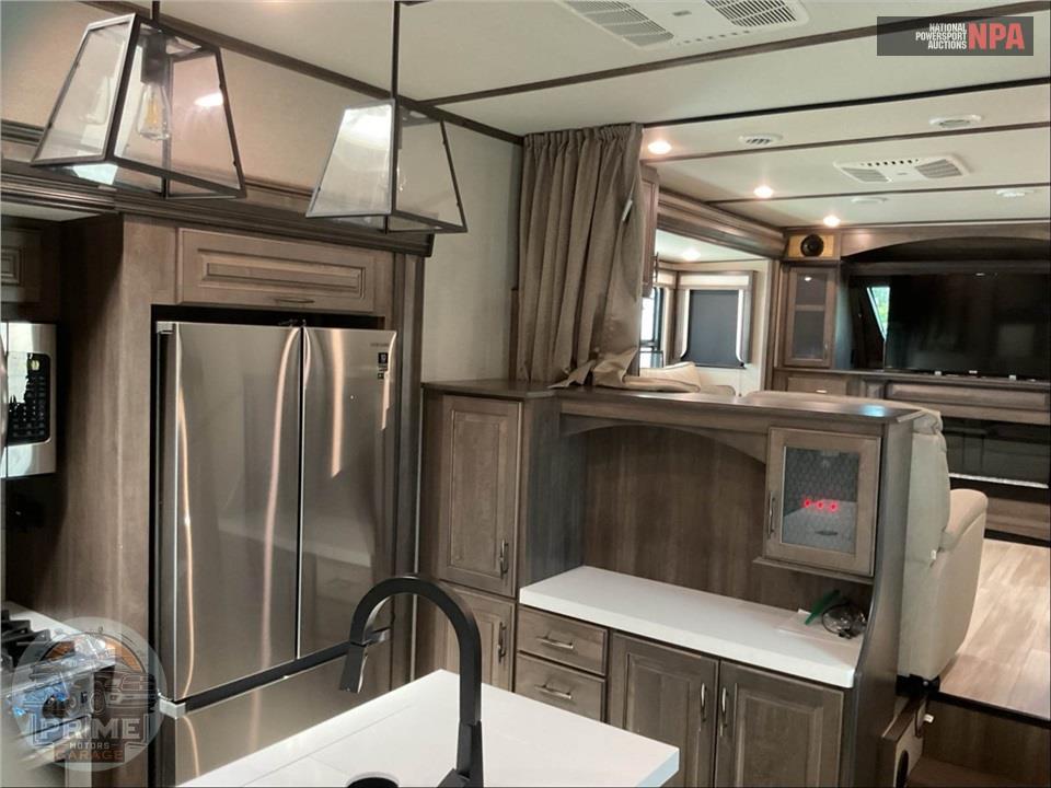2022 Grand Design Recreational Vehicles M-380FL - SOLITUDE FIFTH WHEEL SERIES — фото 9