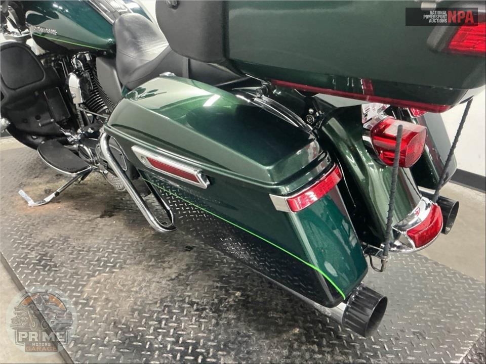 2015 Harley-Davidson FLHTK ELECTRA GLIDE ULTRA LIMITED — фото 20
