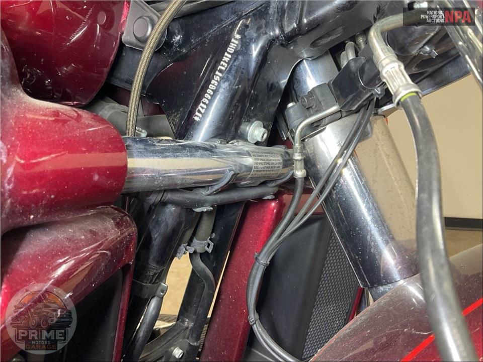 2016 Harley-Davidson FLHTK ELECTRA GLIDE ULTRA LIMITED — фото 13