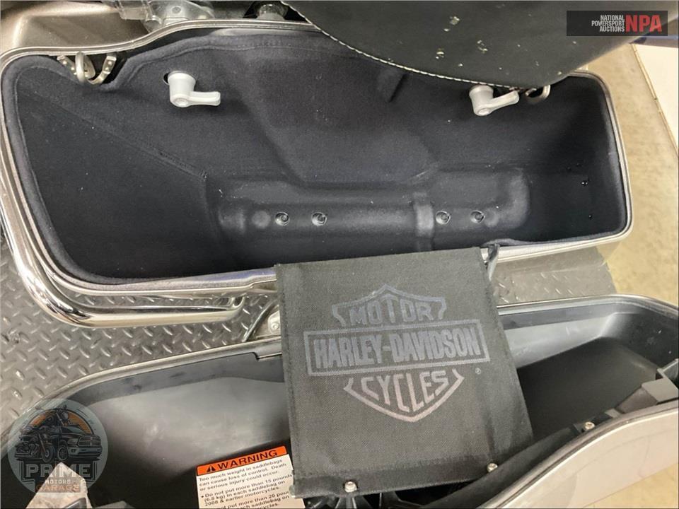 2017 Harley-Davidson FLHTKSE CVO ULTRA LIMITED — фото 17