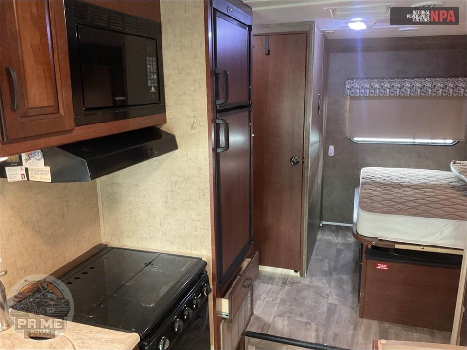 2016 Sunseeker By Forest River M-2250S FORD E450 6.8 LITER - LE SERIES — фото 8