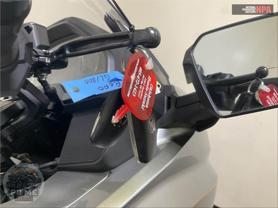 2025 Honda GOLD WING TOUR AUTOMATIC DCT — фото 11
