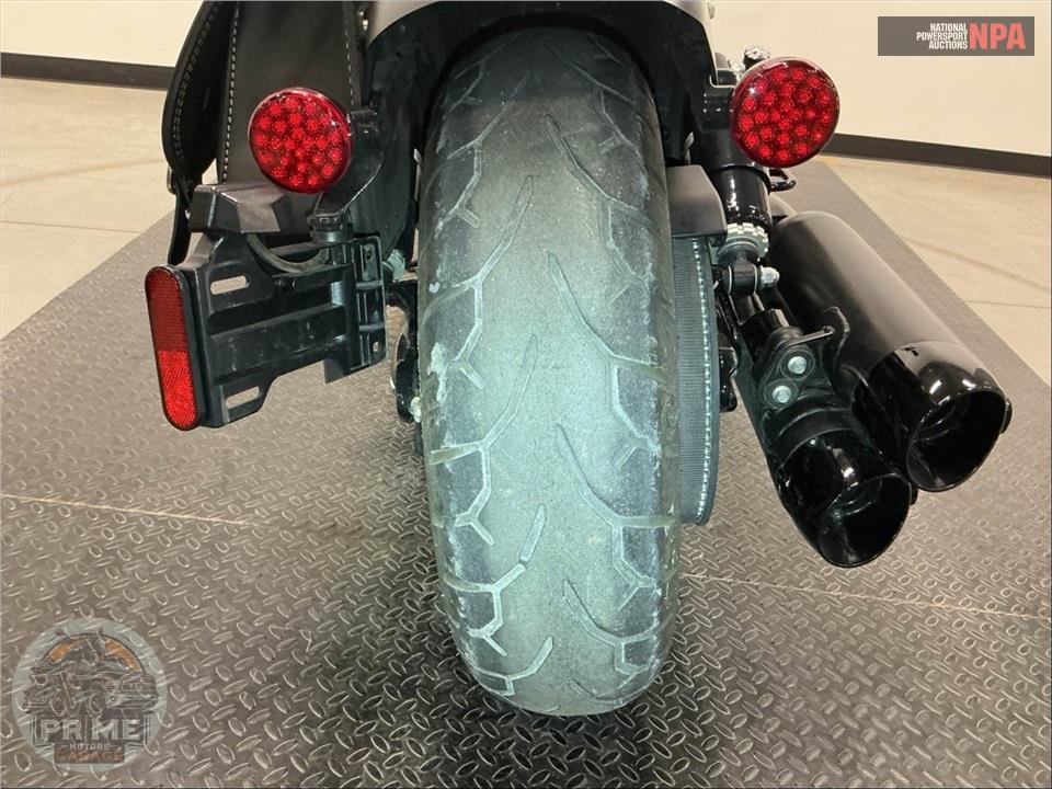 2022 Indian Motorcycle CHIEF BOBBER DARK HORSE — фото 17