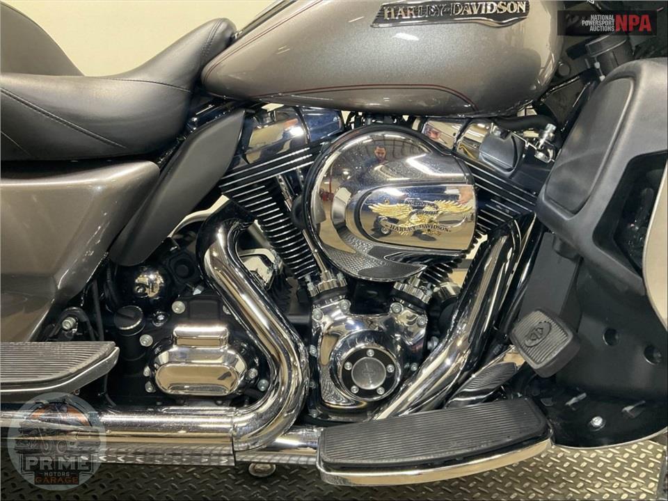 2016 Harley-Davidson FLHTCUTG TRIGLIDE ULTRA CLASSIC — фото 6
