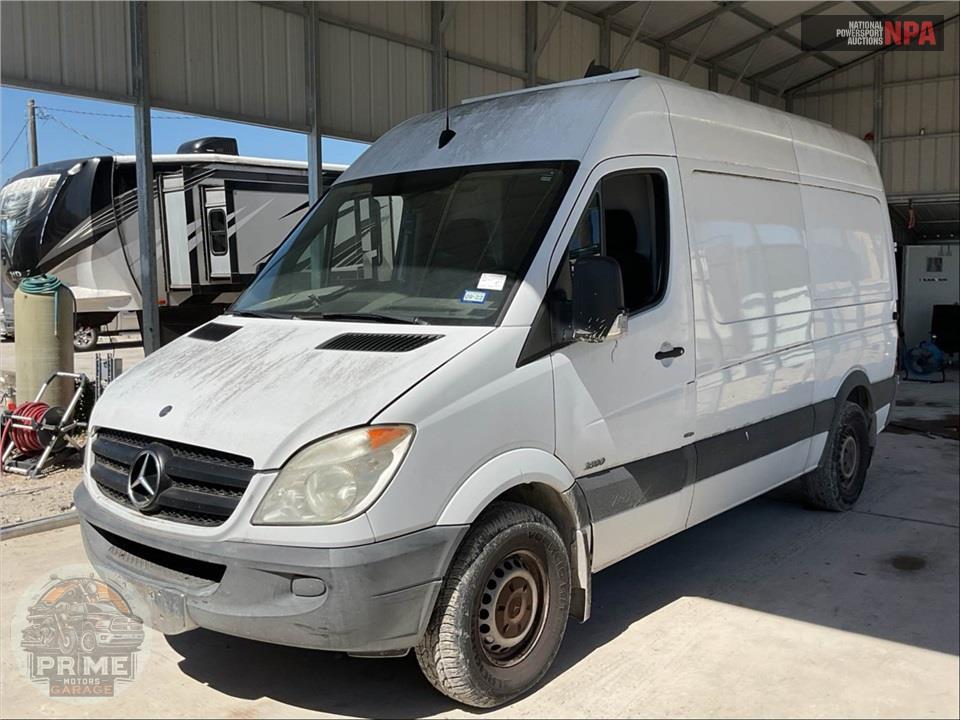 2011 Mercedes-Benz SPRINTER 2500 DIESEL — фото 2