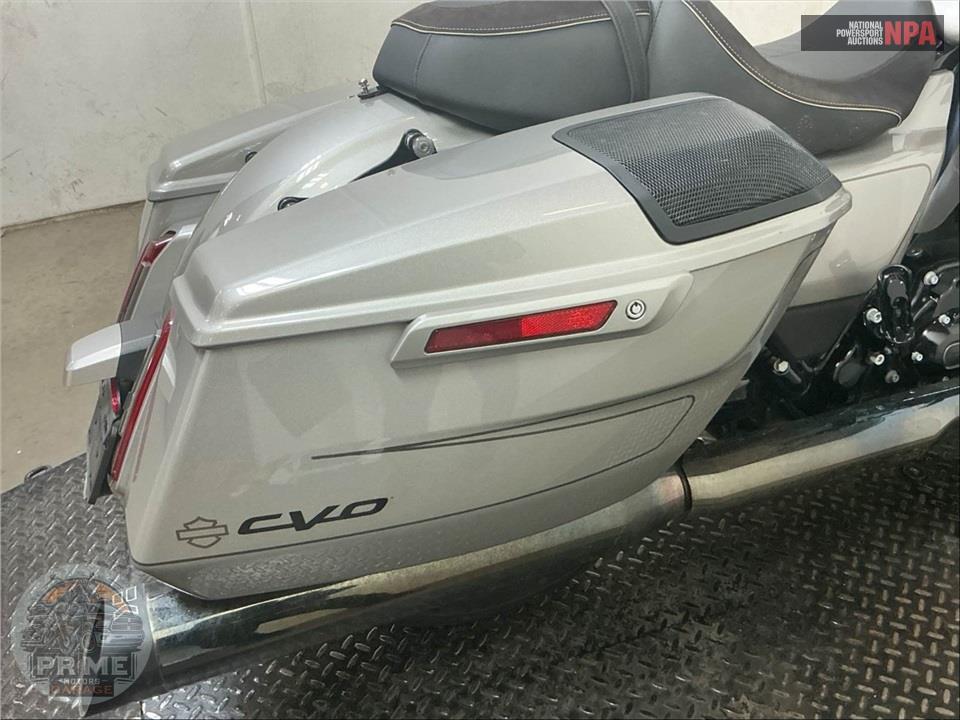 2023 Harley-Davidson FLTRXSE CVO ROAD GLIDE — фото 26