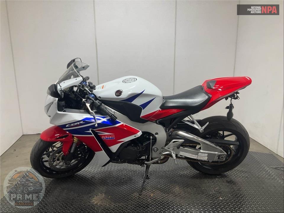 2013 Honda CBR1000RRLD WHTE/BLUE/RED — фото 3