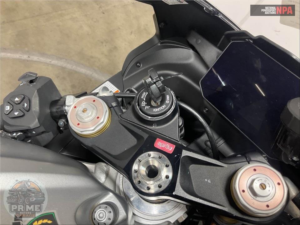 2023 Aprilia RSV4 1100 — фото 10