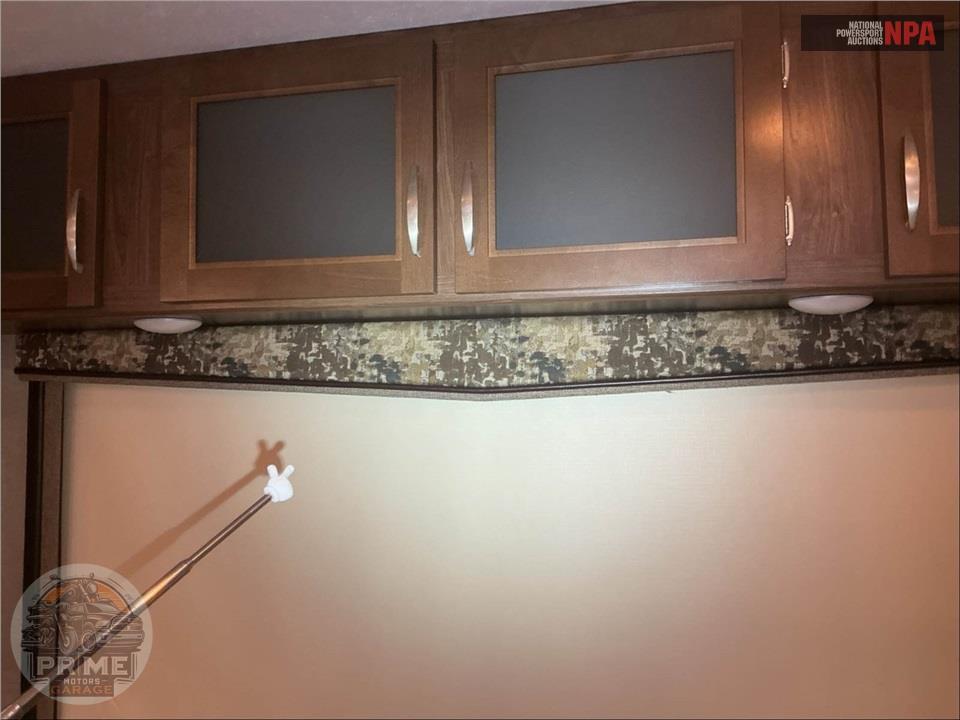 2017 Keystone Rv M-305 RL - MONTANA HIGH COUNTRY FIFTH WHEEL SERIES — фото 16
