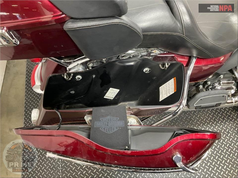 2015 Harley-Davidson FLHTCU ULTRA CLASSIC ELECTRA GLIDE — фото 23