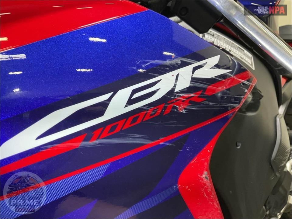 2023 Honda CBR1000RR — фото 17