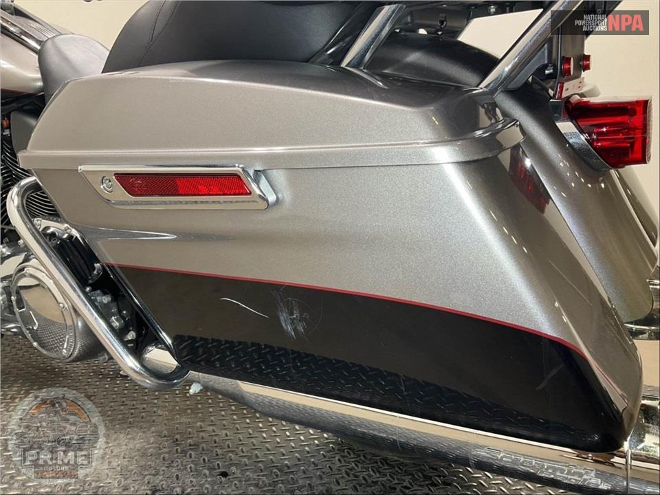 2017 Harley-Davidson FLHTKL ULTRA LIMITED LOW — фото 20