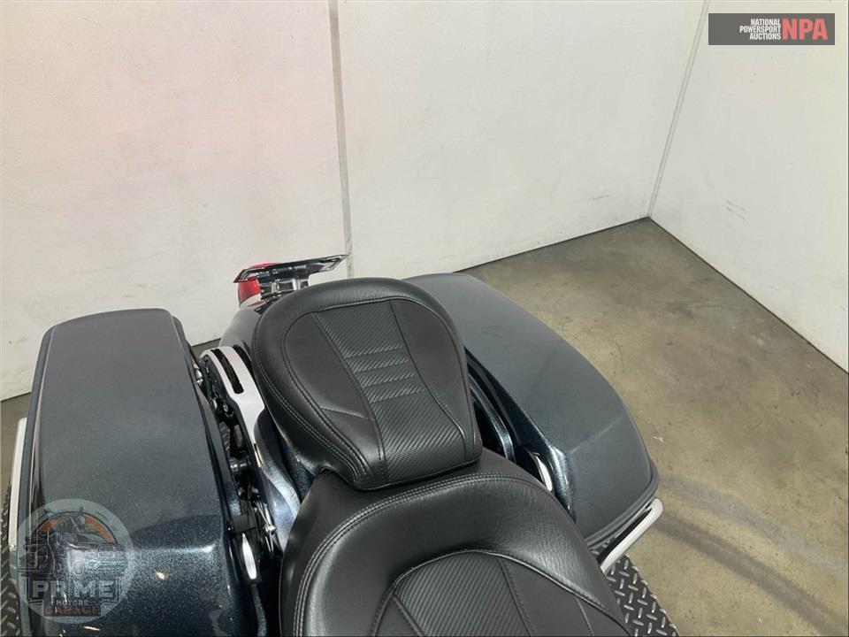 2015 Harley-Davidson FLHTCUL ULTRA CLASSIC LOW — фото 33