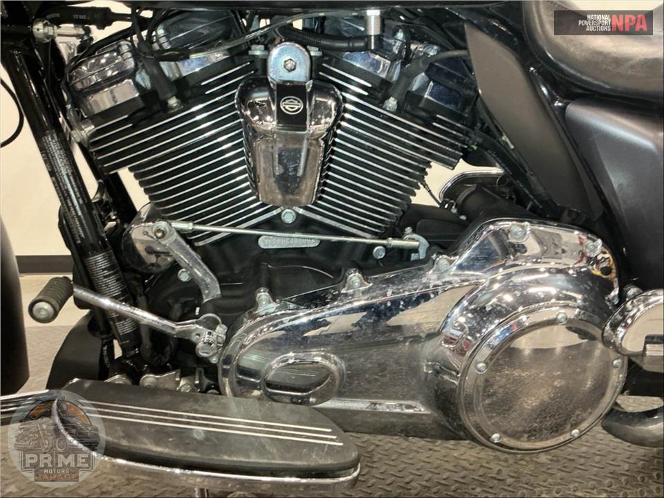 2017 Harley-Davidson FLHXS STREET GLIDE SPECIAL — фото 7