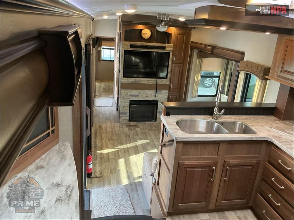 2017 Keystone Rv M-3820 FK MONTANA FIFTH WHEEL SERIES — фото 8