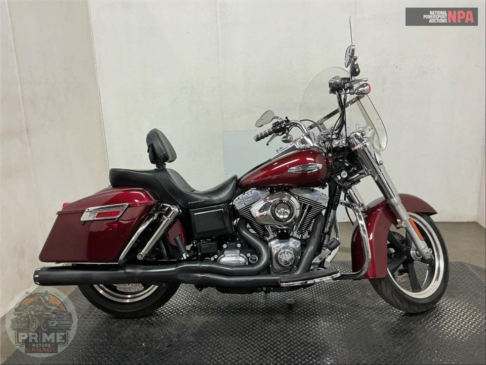 2015 Harley-Davidson FLD-103 DYNA SWITCHBACK — фото 1