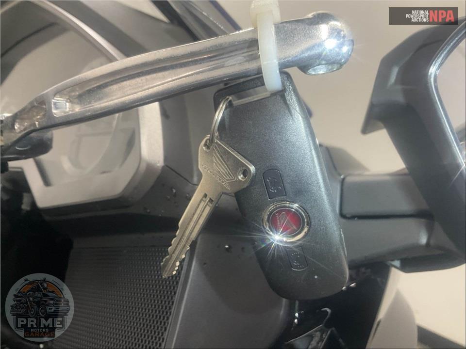 2019 Honda GL1800D GOLDWING TOUR DCT (BLACK) — фото 10