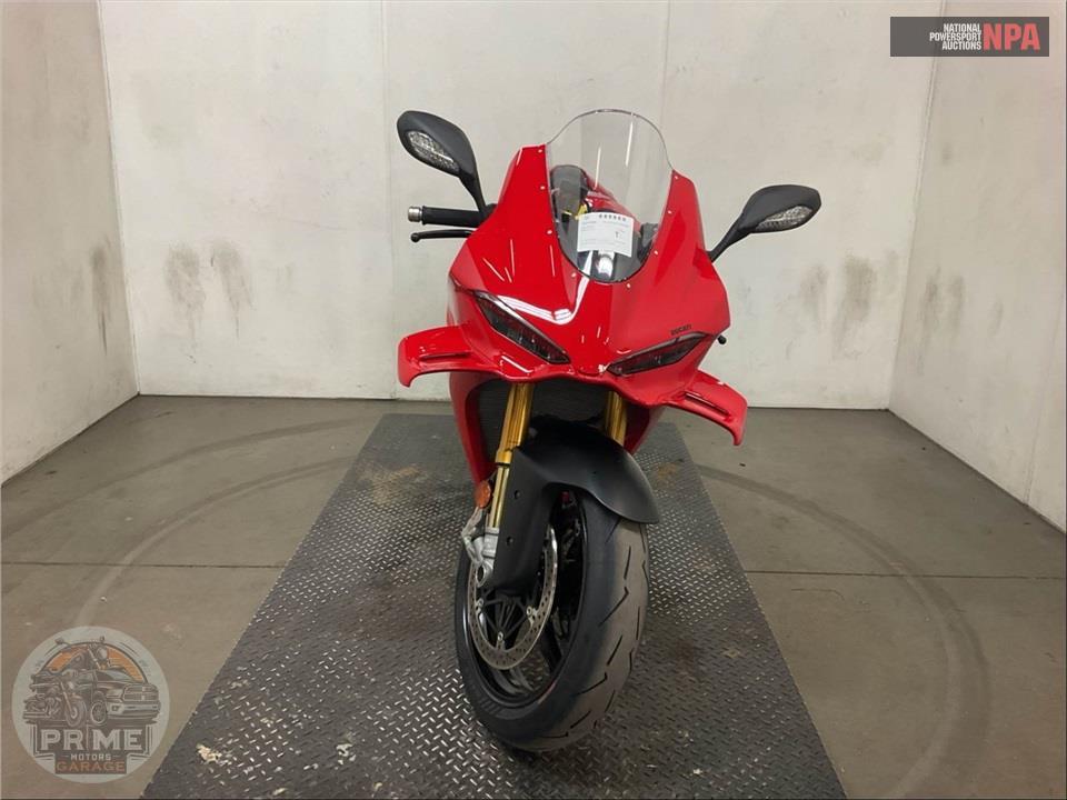 2025 Ducati PANIGALE V4 S — фото 2