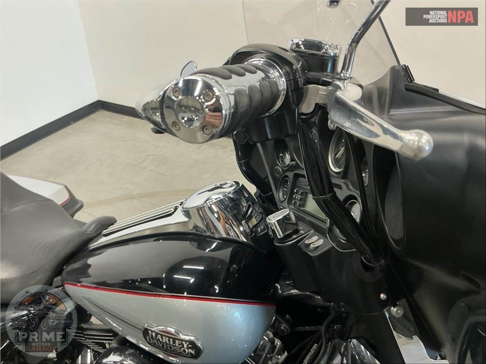 2011 Harley-Davidson FLHTCU UL CLSC EL GLIDE — фото 12
