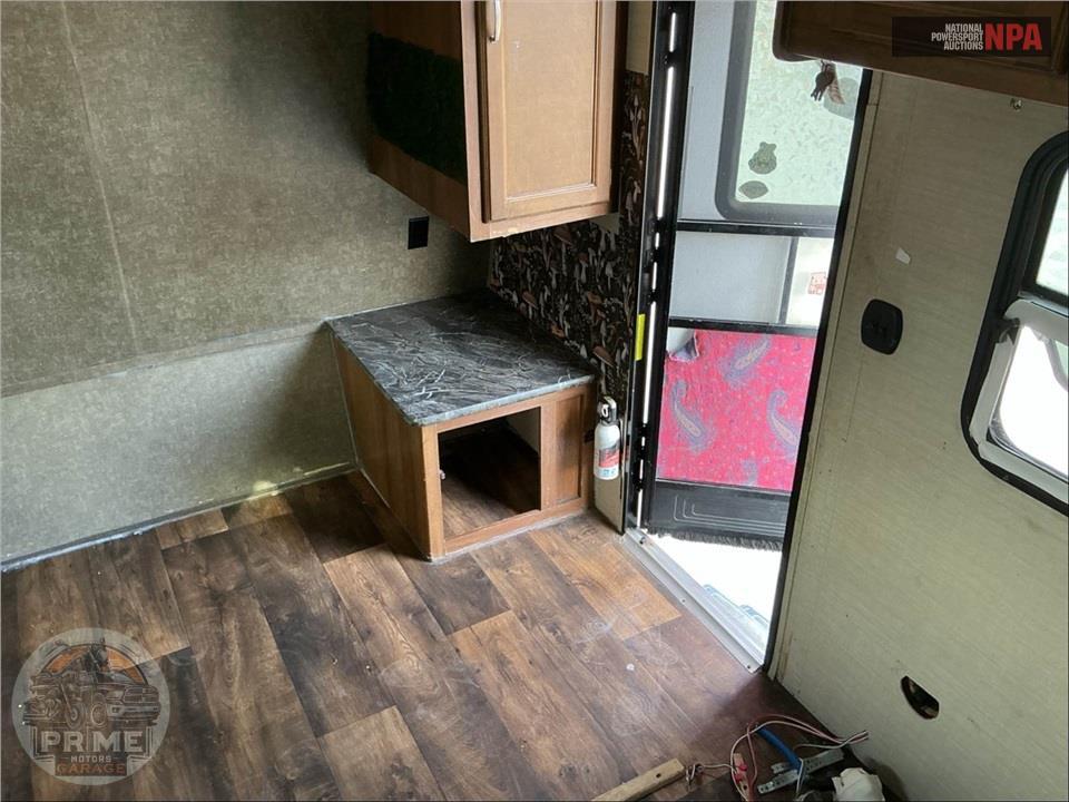 2017 Keystone Rv M-1850 FL - SUMMERLAND MINI SERIES — фото 9
